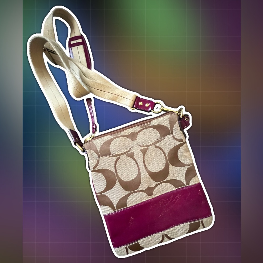 Plum Coach signature crossbody - Picture 7 of 8